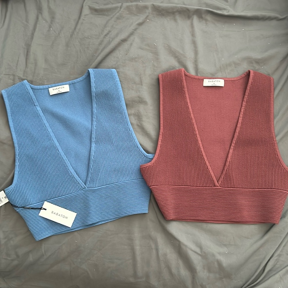 Aritzia sculpt knit deep v duo